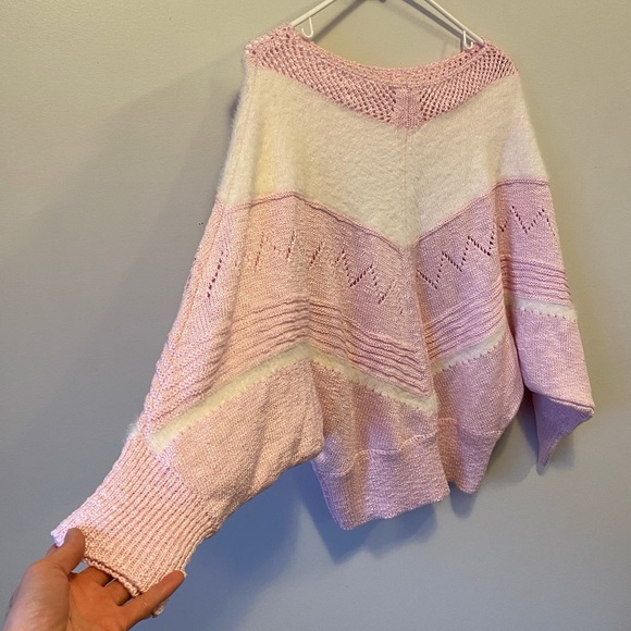 Pink and white soft fuzzy slouchy vintage style sweater - Picture 3 of 3